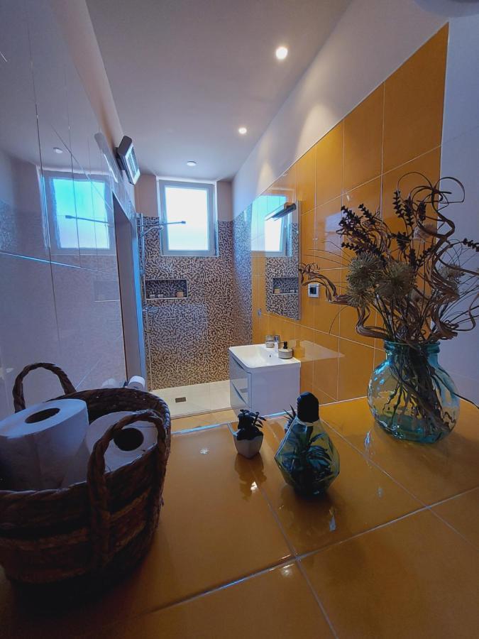 Room And Apartments Antea Rovinj Exterior photo