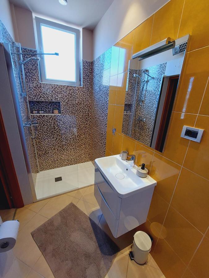 Room And Apartments Antea Rovinj Exterior photo