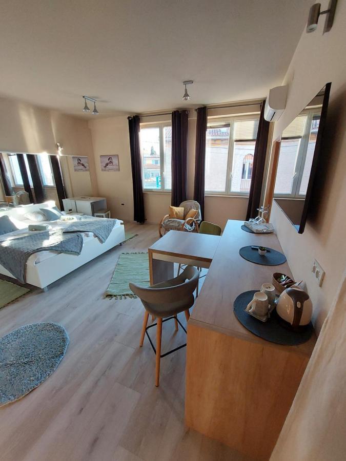Room And Apartments Antea Rovinj Exterior photo