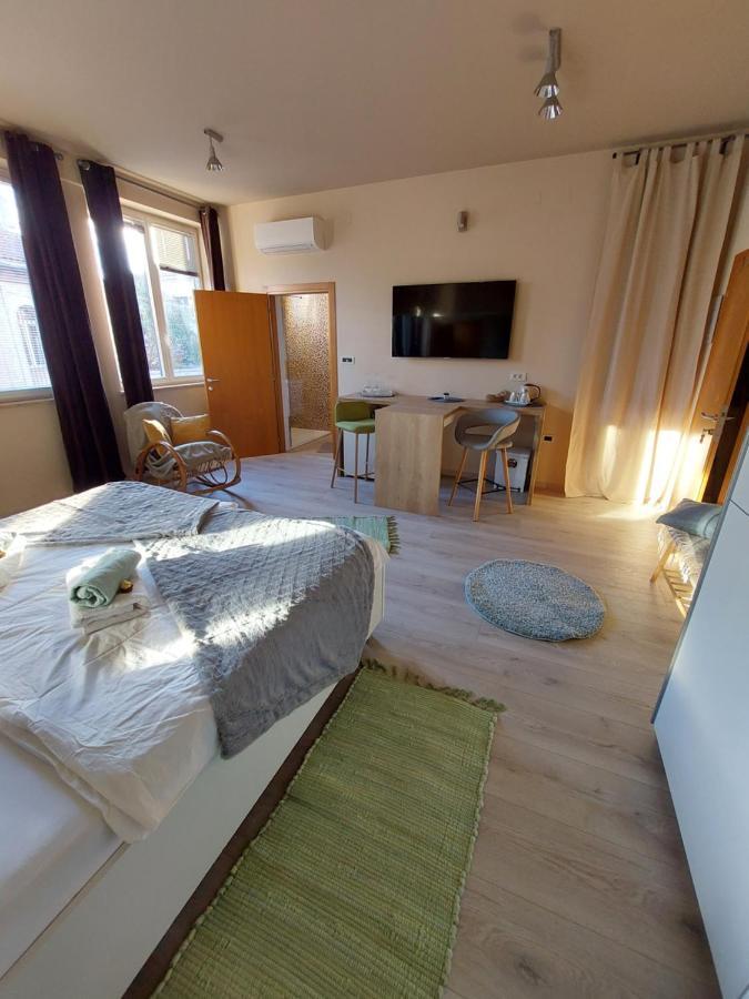Room And Apartments Antea Rovinj Exterior photo