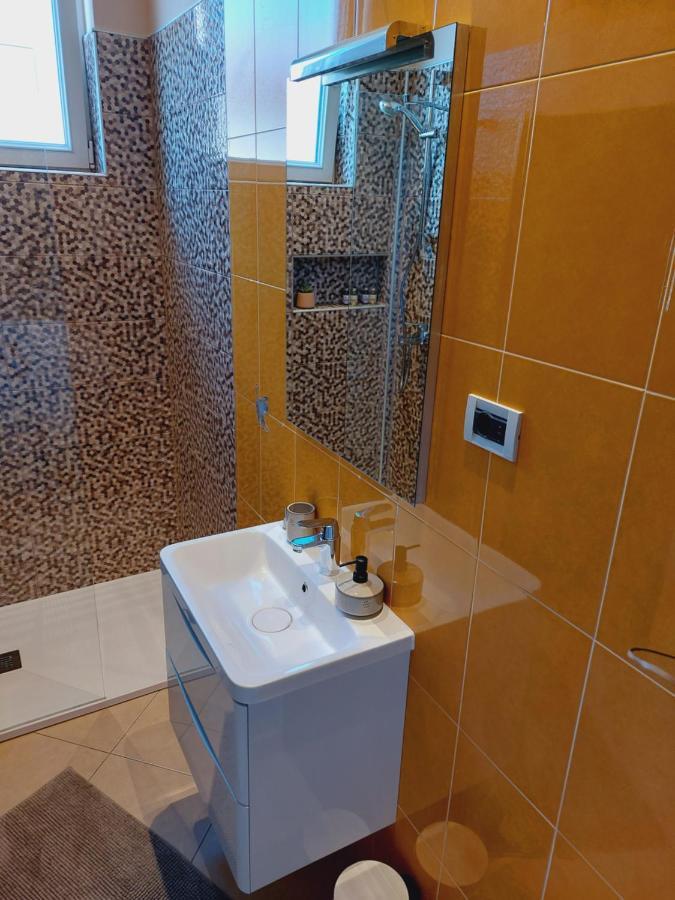 Room And Apartments Antea Rovinj Exterior photo